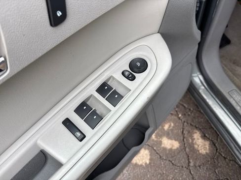 Used 2011 Chevrolet Traverse LT w/ Personal Connectivity Package image 13