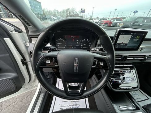 Used 2022 Lincoln Corsair AWD w/ Premium Package image 20