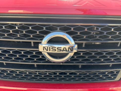 Used 2021 Nissan Titan SV w/ SV Convenience Package RWD image 31