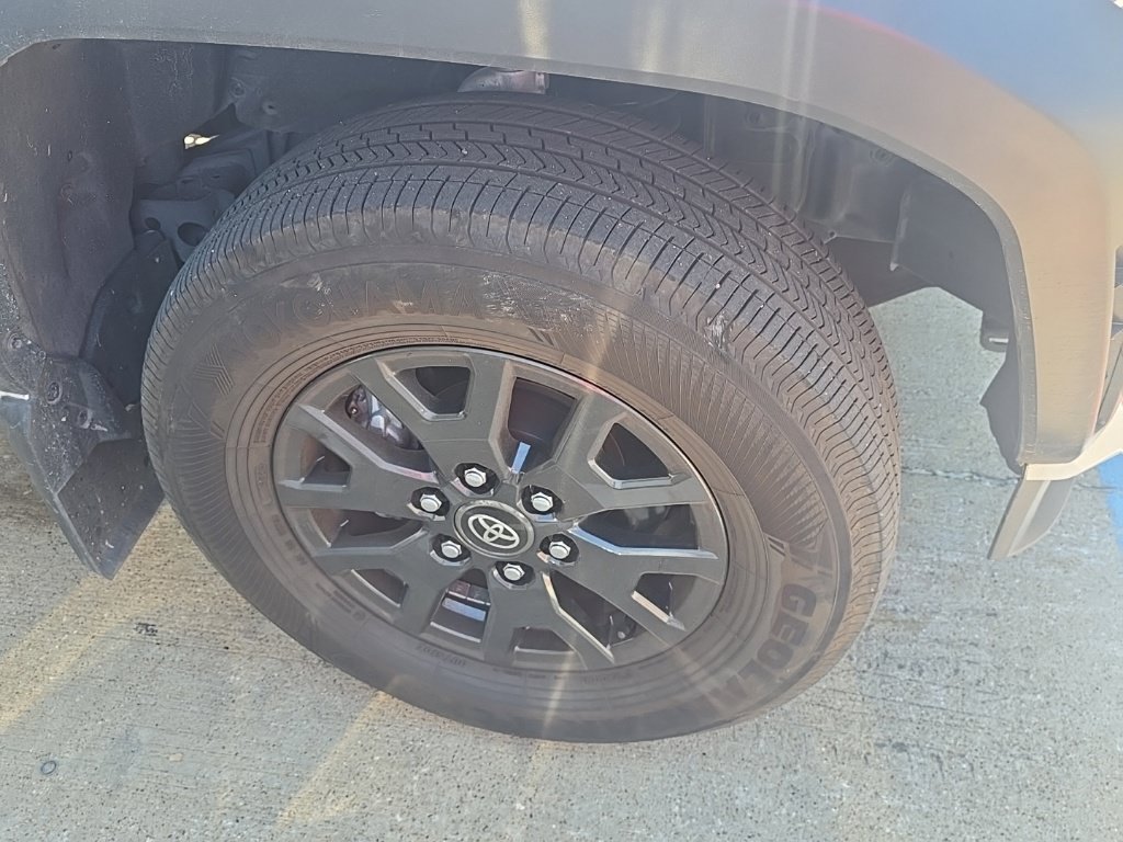 Certified 2025 Toyota 4Runner SR5 AWD/4WD image 16