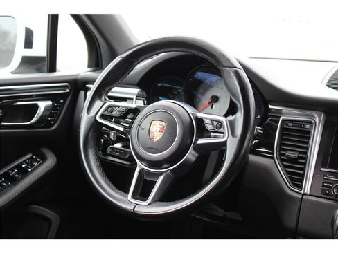 Used 2015 Porsche Macan S AWD/4WD image 16