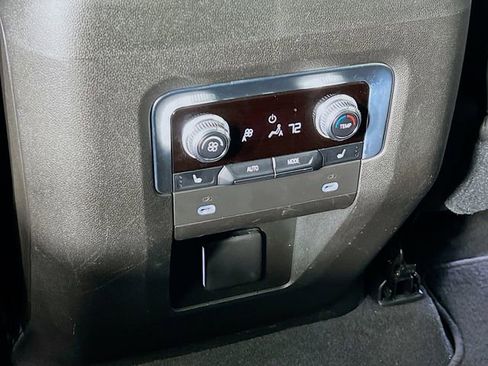 Used 2021 GMC Yukon SLT w/ SLT Luxury Package image 26