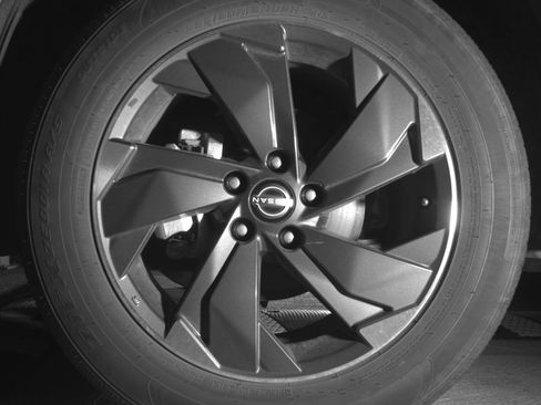 Used 2025 Nissan Rogue SV image 12