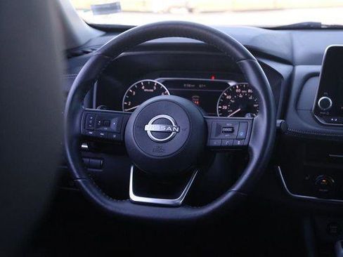 Used 2024 Nissan Rogue SV w/ SV Premium Package FWD image 23