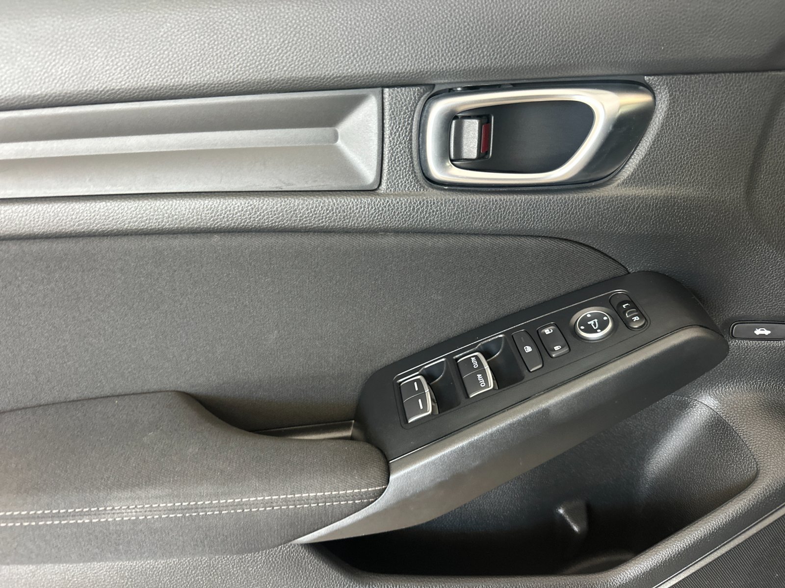Used 2025 Honda Civic Sport image 11