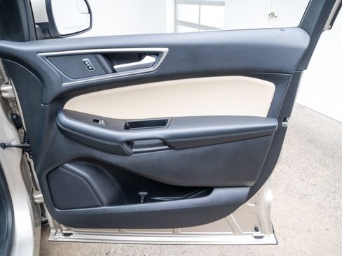 Used 2018 Ford Edge SEL w/ Equipment Group 201A FWD image 23