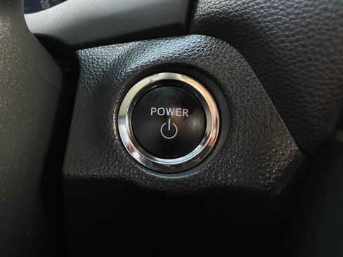 Used 2024 Toyota RAV4 SE image 23