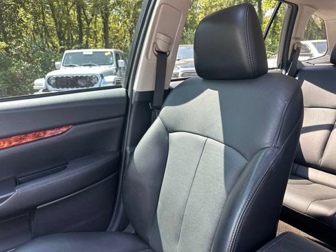 Used 2011 Subaru Outback 2.5i Limited w/ PWR Moonroof Pkg AWD/4WD image 18