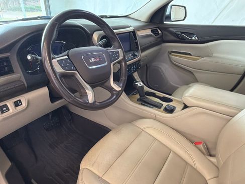 Used 2019 GMC Acadia Denali w/ Technology Package FWD image 11