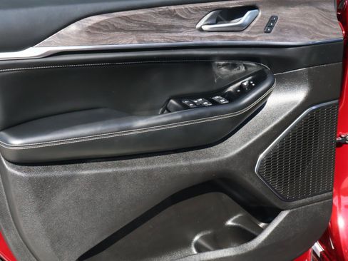 Used 2025 Jeep Grand Cherokee Overland image 19