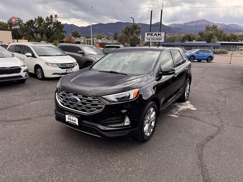Used 2022 Ford Edge Titanium w/ Class II Trailer Tow Package AWD/4WD image 3