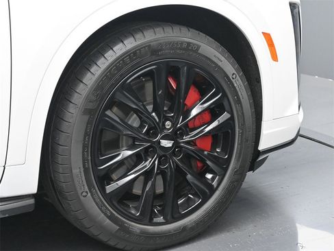 Certified 2023 Cadillac XT6 Sport w/ LPO, ONYX Package image 6