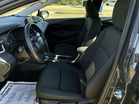 Used 2025 Toyota Corolla LE image 11
