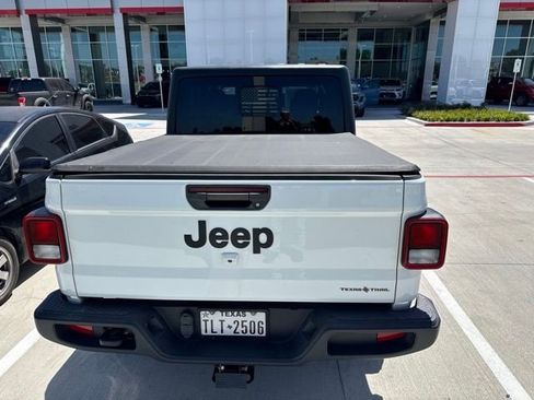 Used 2023 Jeep Gladiator Sport AWD/4WD image 7