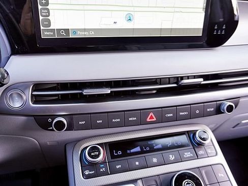 Certified 2025 Hyundai Palisade SEL FWD image 28