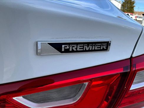 Used 2016 Chevrolet Malibu Premier w/ Driver Confidence Package II image 15