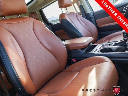 Used 2025 Kia Carnival SX image 4