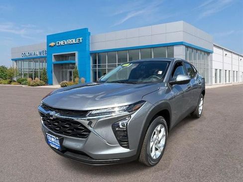 New 2026 Chevrolet Trax LS w/ LS Convenience Package FWD image 1