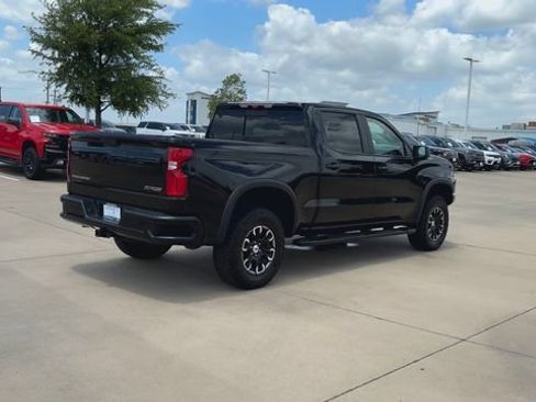 Used 2022 Chevrolet Silverado 1500 ZR2 w/ Technology Package AWD/4WD image 8