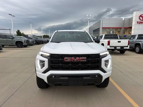 Used 2025 GMC Canyon Elevation w/ Convenience Package RWD image 2