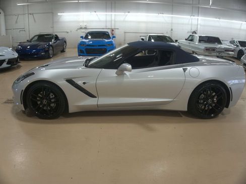 Used 2014 Chevrolet Corvette Stingray Convertible w/ 2LT Preferred Equipment Group RWD image 2