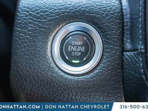 Used 2024 GMC Yukon XL Denali image 11