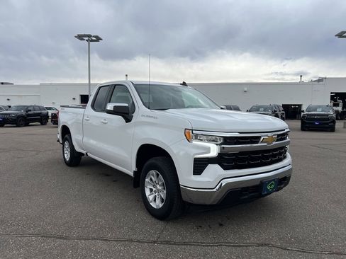 Used 2023 Chevrolet Silverado 1500 LT w/ Protection Package AWD/4WD image 10