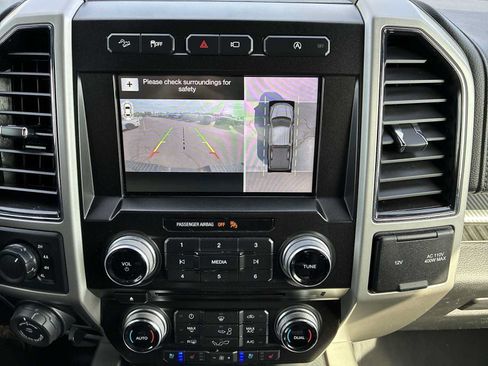 Used 2018 Ford F150 Lariat w/ Equipment Group 502A Luxury AWD/4WD image 22