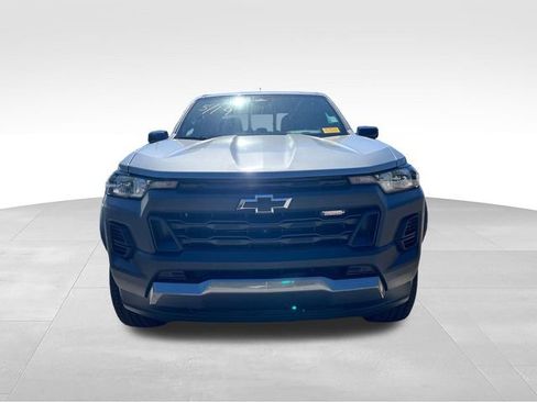 Used 2023 Chevrolet Colorado Trail Boss w/ Technology Package AWD/4WD image 2