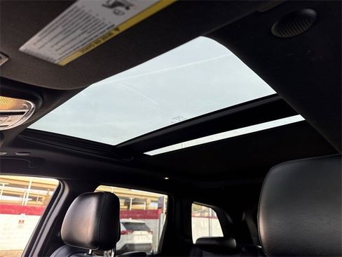 Used 2019 Jeep Grand Cherokee Limited w/ Luxury Group II image 22