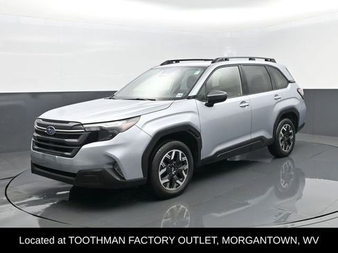 Used 2025 Subaru Forester Premium AWD/4WD image 2