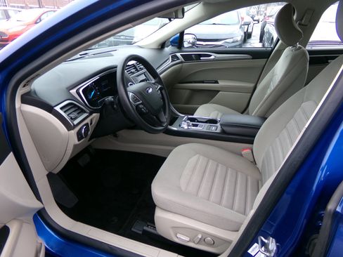 Used 2018 Ford Fusion SE image 11