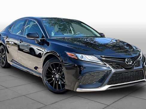 Used 2024 Toyota Camry XSE FWD image 3