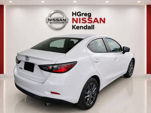 Used 2019 Toyota Yaris LE FWD image 3