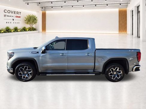Used 2025 GMC Sierra 1500 SLT AWD/4WD image 9