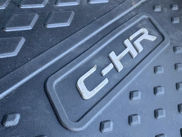 Used 2019 Toyota C-HR XLE FWD image 40