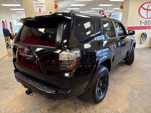 Used 2024 Toyota 4Runner SR5 image 10