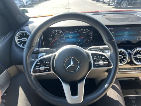 Used 2020 Mercedes-Benz GLB 250 4MATIC image 18