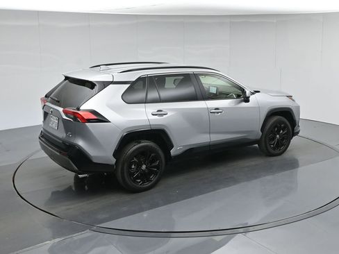 Used 2025 Toyota RAV4 SE AWD/4WD image 40