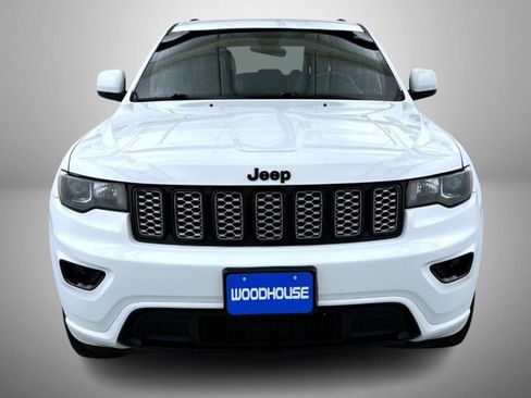 Used 2021 Jeep Grand Cherokee Laredo X AWD/4WD image 2
