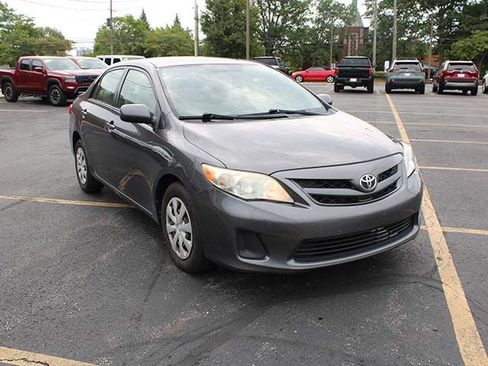 Used 2011 Toyota Corolla LE FWD image 4