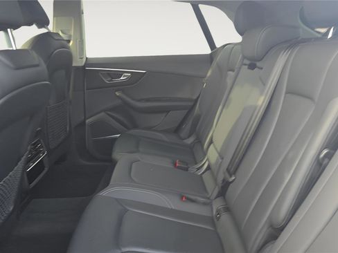 Used 2023 Audi Q8 Premium Plus image 10