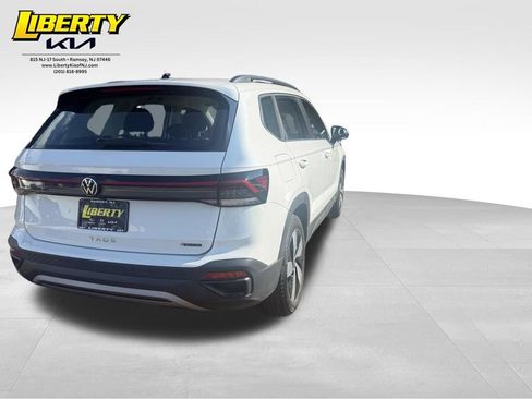 Used 2025 Volkswagen Taos S AWD/4WD image 7