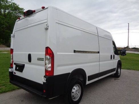 Used 2023 RAM ProMaster 2500 FWD image 6