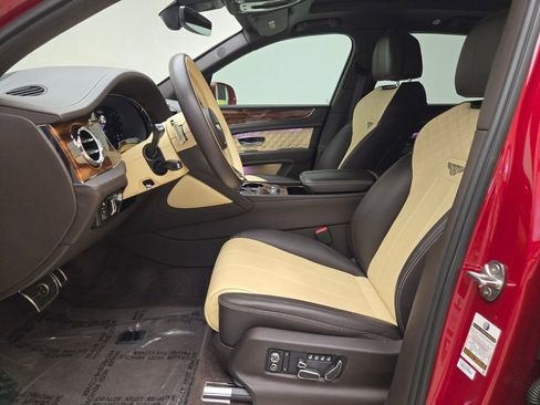 Certified 2021 Bentley Bentayga AWD/4WD image 19