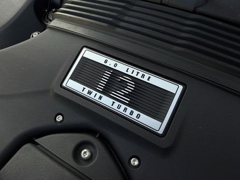 Used 2018 Bentley Bentayga image 49