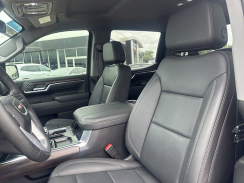 Used 2025 GMC Sierra 1500 SLT image 6