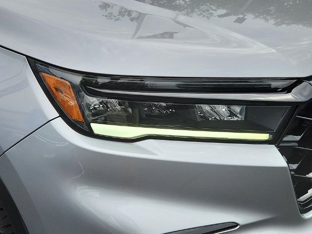 Used 2025 Honda Pilot TrailSport image 9
