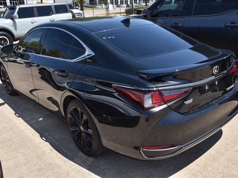 Used 2024 Lexus ES 300h F Sport w/ Accessory Package (Z1) FWD image 7