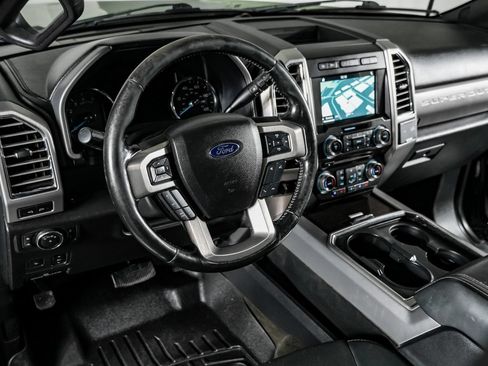 Used 2017 Ford F350 4x4 Crew Cab DRW Super Duty image 15